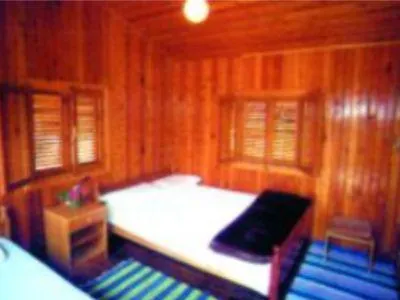 Toll Hotel Side